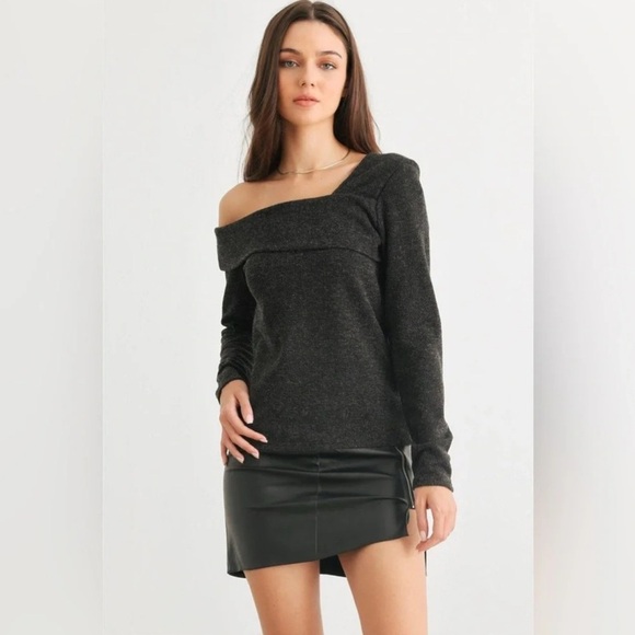 Charcoal Knit One Shoulder Long Sleeve Top - Picture 3 of 5